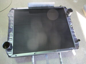 ミツビシ エアロスター　PJ-MP35JM　ラジエーター