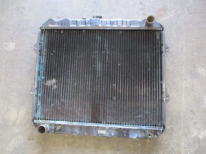 US TOYOTA HILUX RN80 Radiator