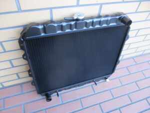 US TOYOTA HILUX RN80 Radiator