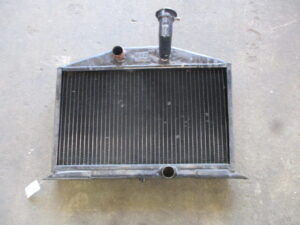 TVR　ラジエーター修理