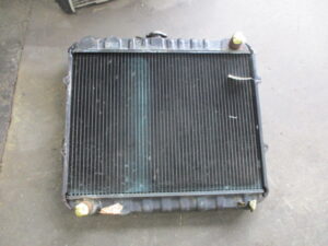 US TOYOTA HILUX RN80 Radiator