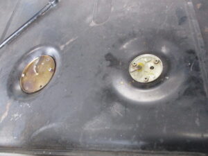 CITROEN SM（シトロエンSM）燃料タンク、洗浄、清掃