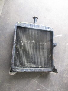 インターナショナル ハーベスター674　トラクター　ラジエーター修理