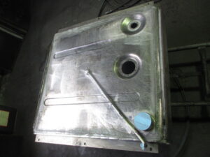 CITROEN SM（シトロエンSM）燃料タンク、洗浄、清掃