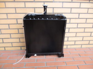 インターナショナル ハーベスター674　トラクター　ラジエーター修理