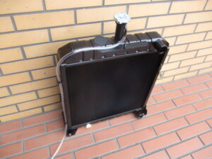 インターナショナル ハーベスター674　トラクター　ラジエーター修理