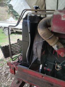 インターナショナル ハーベスター674　トラクター　ラジエーター修理