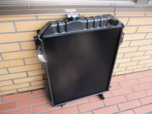 愛知車輌(アイチコーポレーション)製 高所作業車 ラジエーター修理